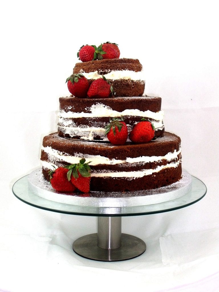 Tarta Desnuda O Naked Cake Con Frutos Rojos Bocaditos Dulces