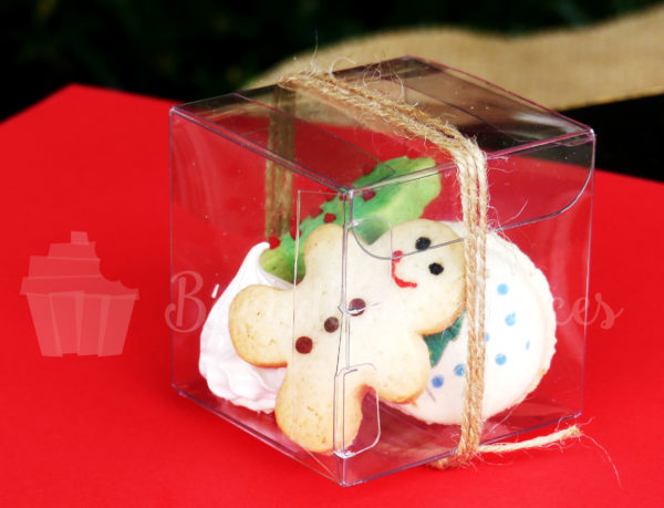 cajita transparente con distintos dulces navideños tamaño mini