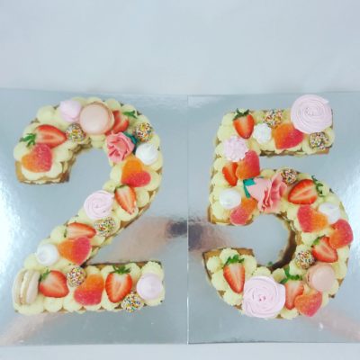 tarta cumpleaños número 25 decorada
