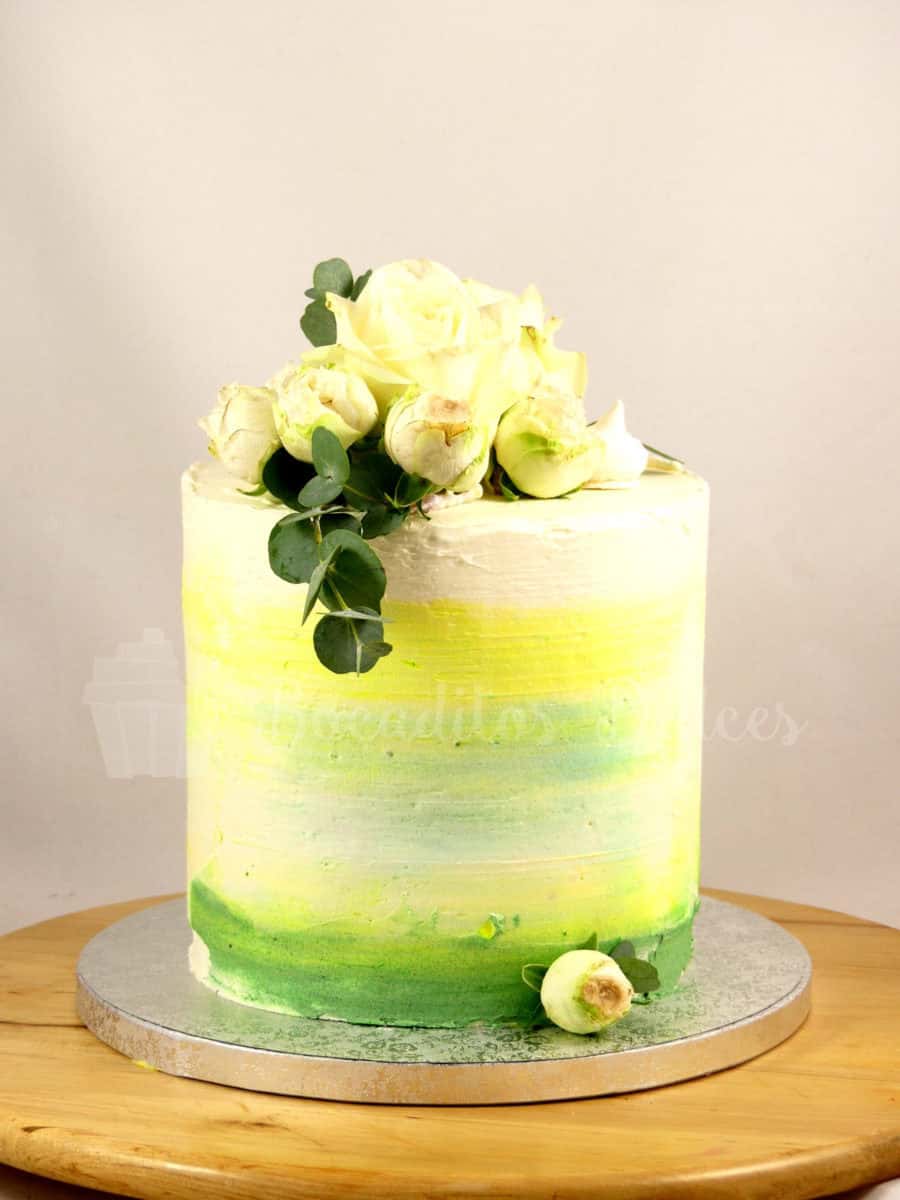 tarta sin fondant con decorción tipo acuarela