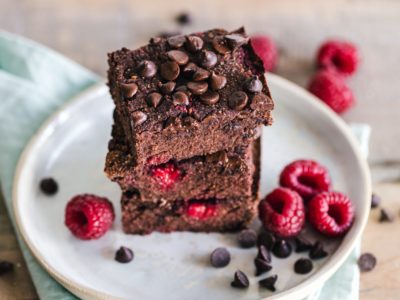 brownie saludable en porciones