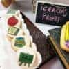 detalle de los macarons personalizados del pack gracias profe