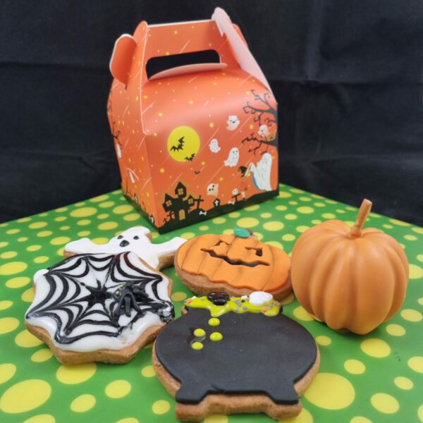 cajita de galletas y piñata de halloween