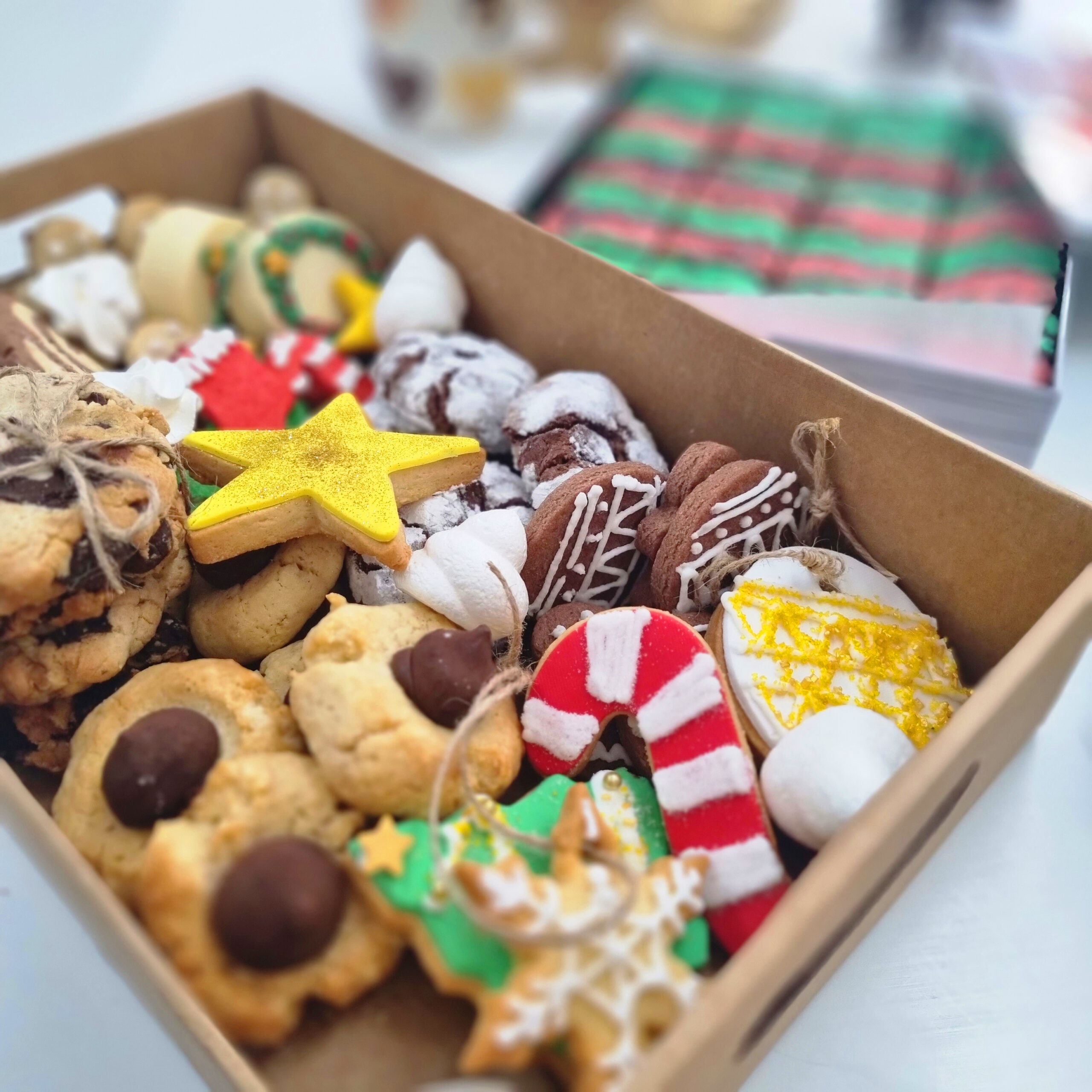 Caja familiar de surtido de galletas navideñas – Bocaditos Dulces